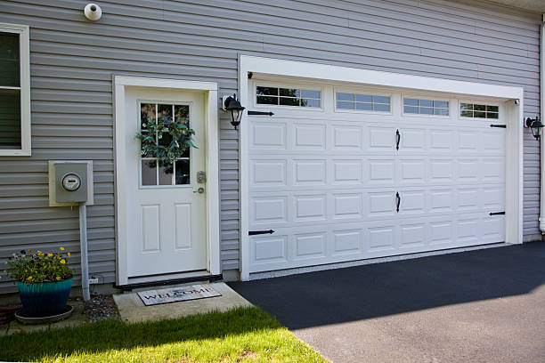 24/7 Emergency Garage Door Panel Replacement experts in Baileyton, AL